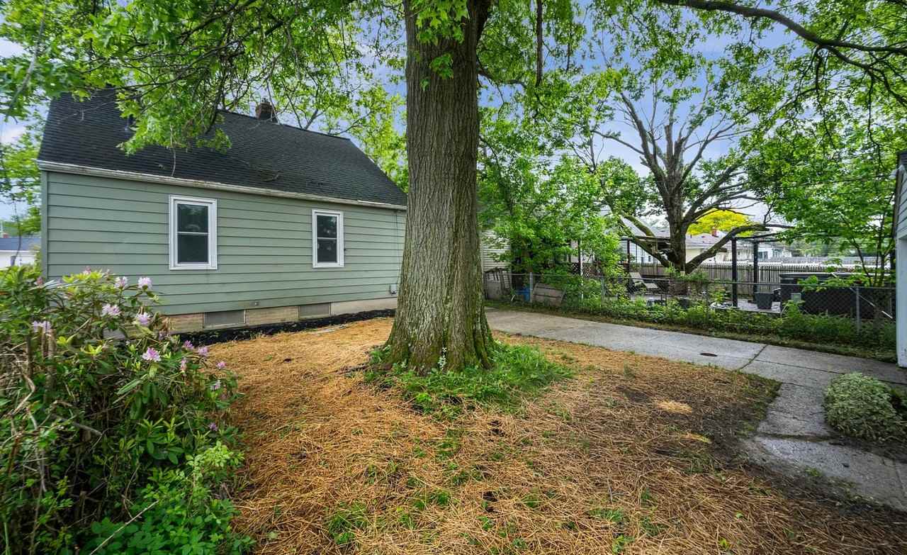 3516 Park Dr - Photo 4 of 17
