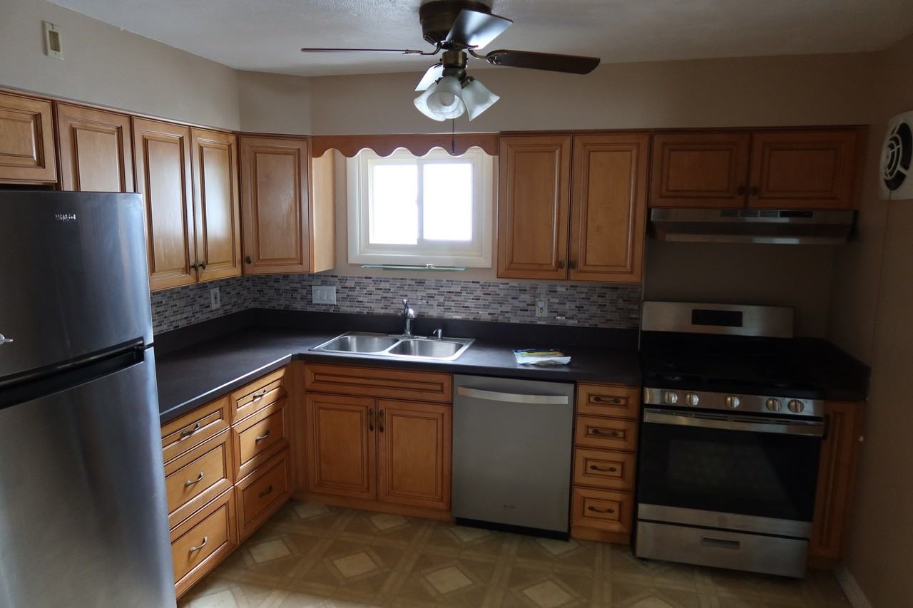1637 Hanover St - Photo 6 of 20