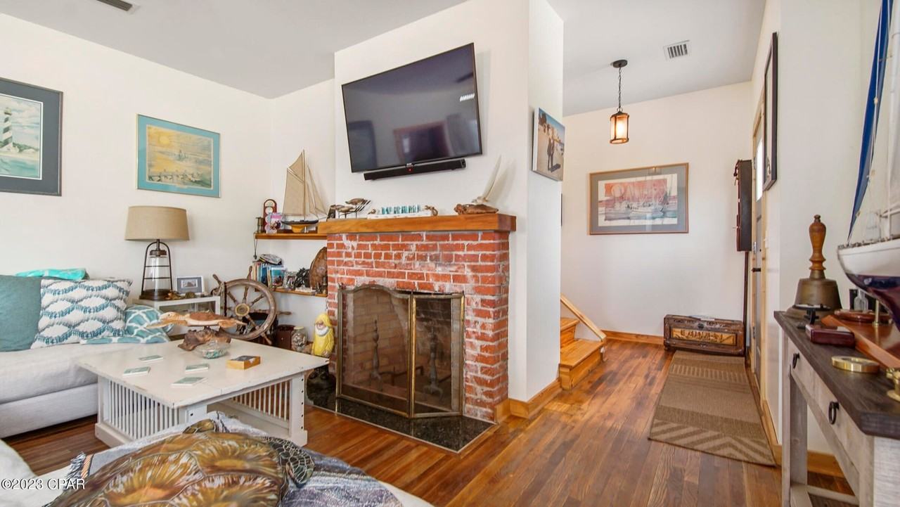 930 Grace Ave - Photo 7 of 22