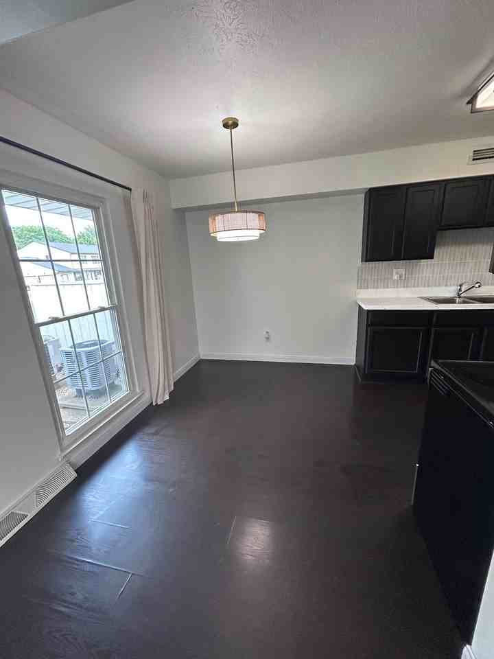 6553 Engle Rd - Photo 5 of 20