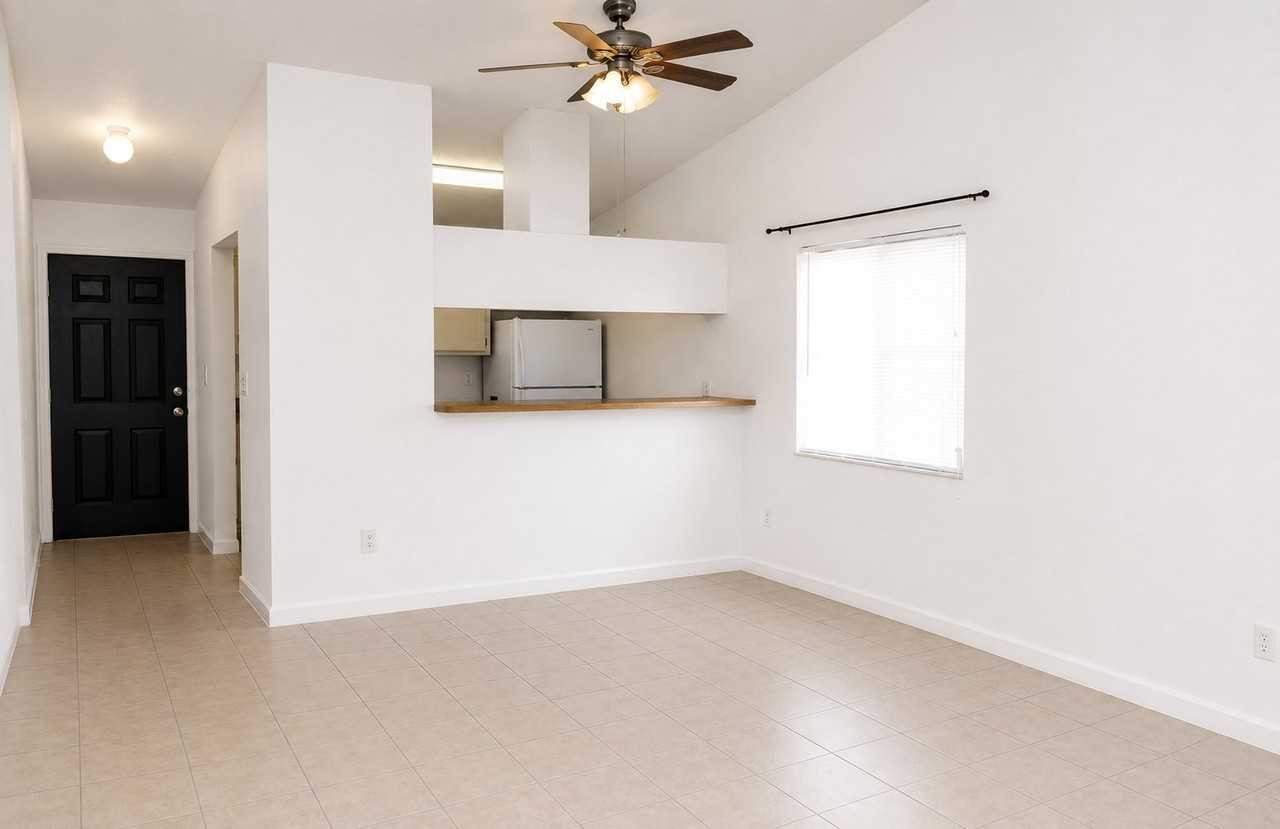 5926 Nw 25th Ter #5926 - Photo 2 of 13
