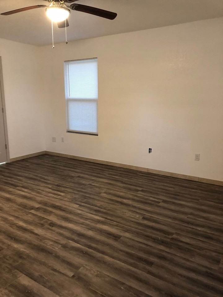 3393 Green Briar Cir Apt B #B - Photo 5 of 12