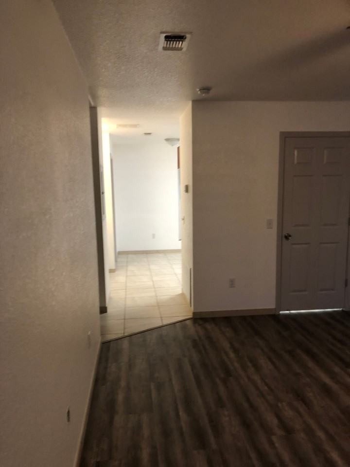 3393 Green Briar Cir Apt B #B - Photo 6 of 12