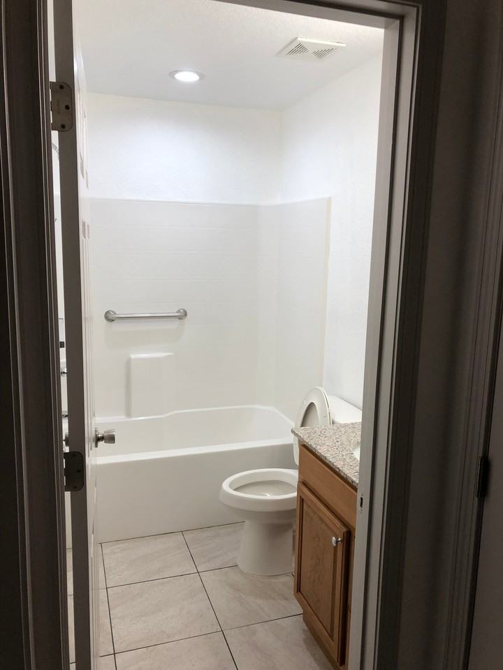 3393 Green Briar Cir Apt B #B - Photo 7 of 12