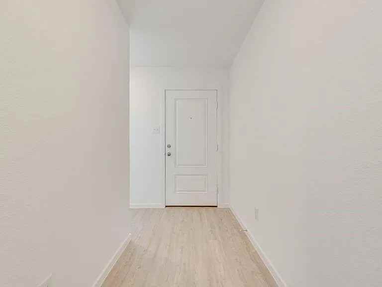 1409 Merlin Bluff St - Photo 4 of 12