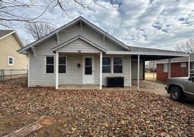 featured image of 520 N Illinois St