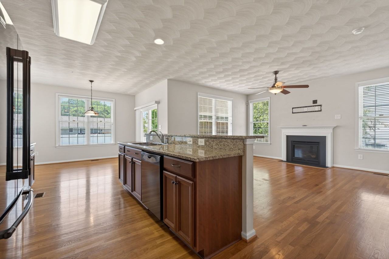 23020 Britt Way - Photo 2 of 20
