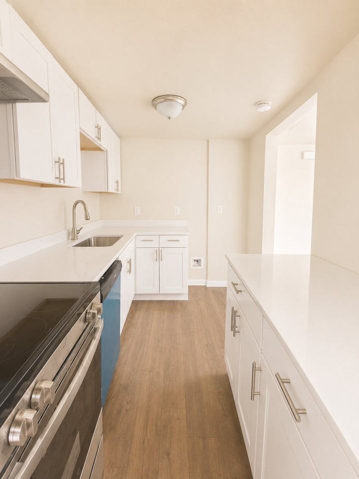 824 Karnes St #A - Photo 2 of 12