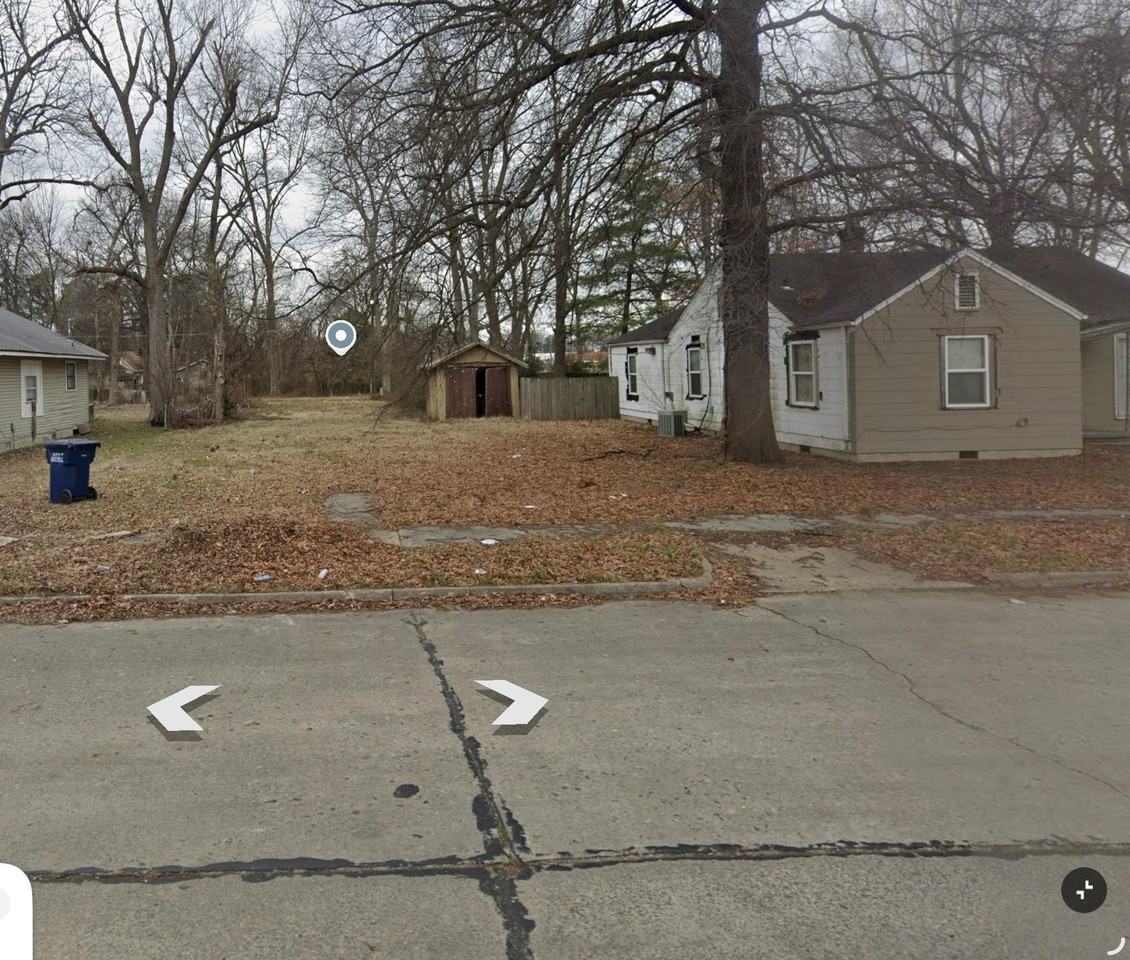 326 E Kentucky St - Photo 2 of 11