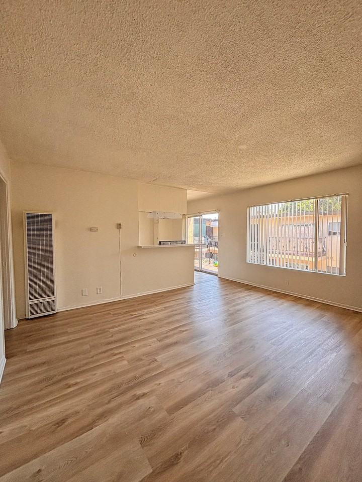 11023 California Ave #K - Photo 5 of 13