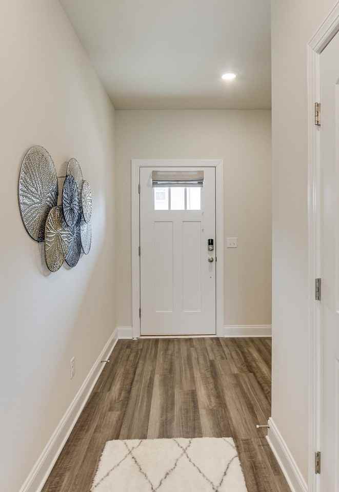 806 Arrington Way - Photo 2 of 18
