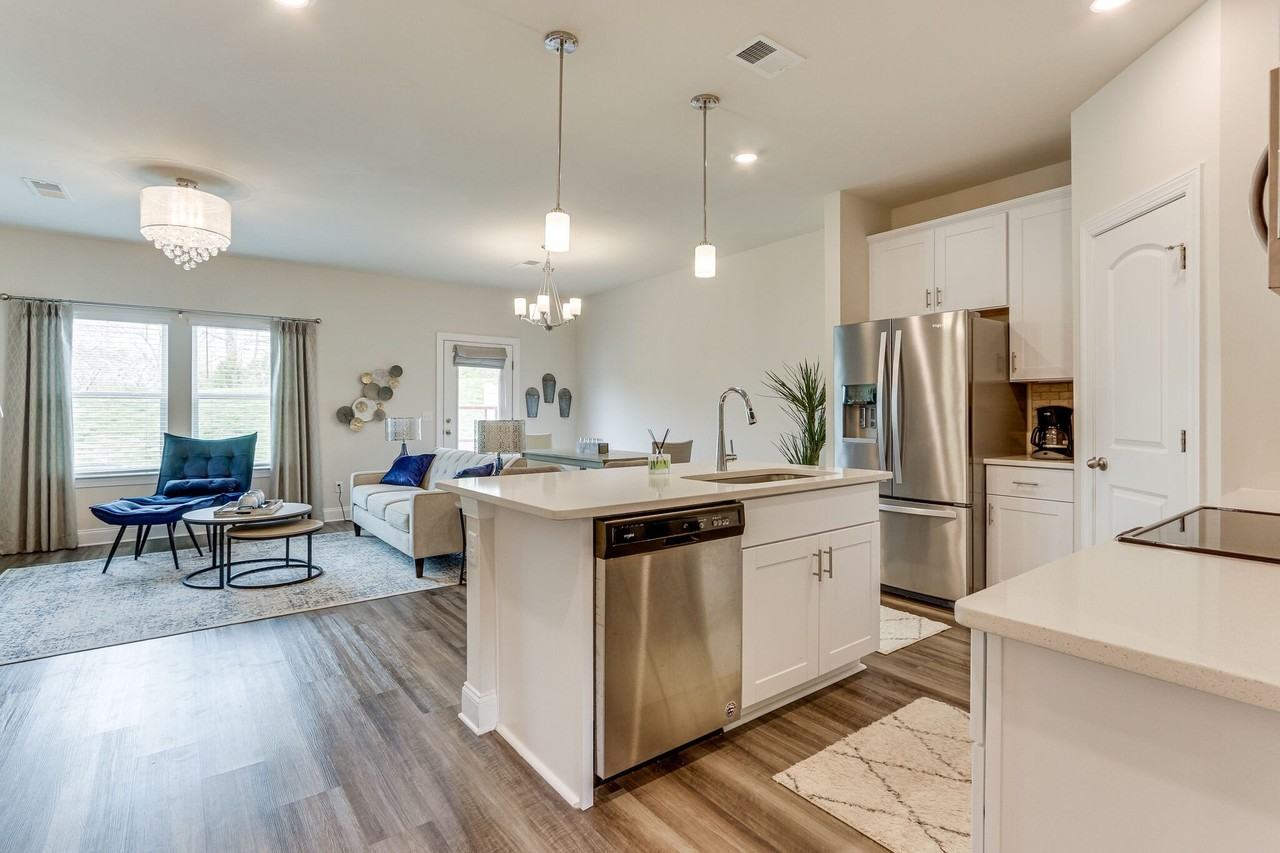 806 Arrington Way - Photo 3 of 18