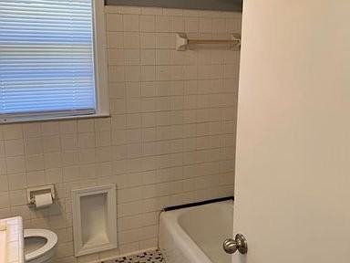 1205 Bostian Dr - Photo 4 of 15