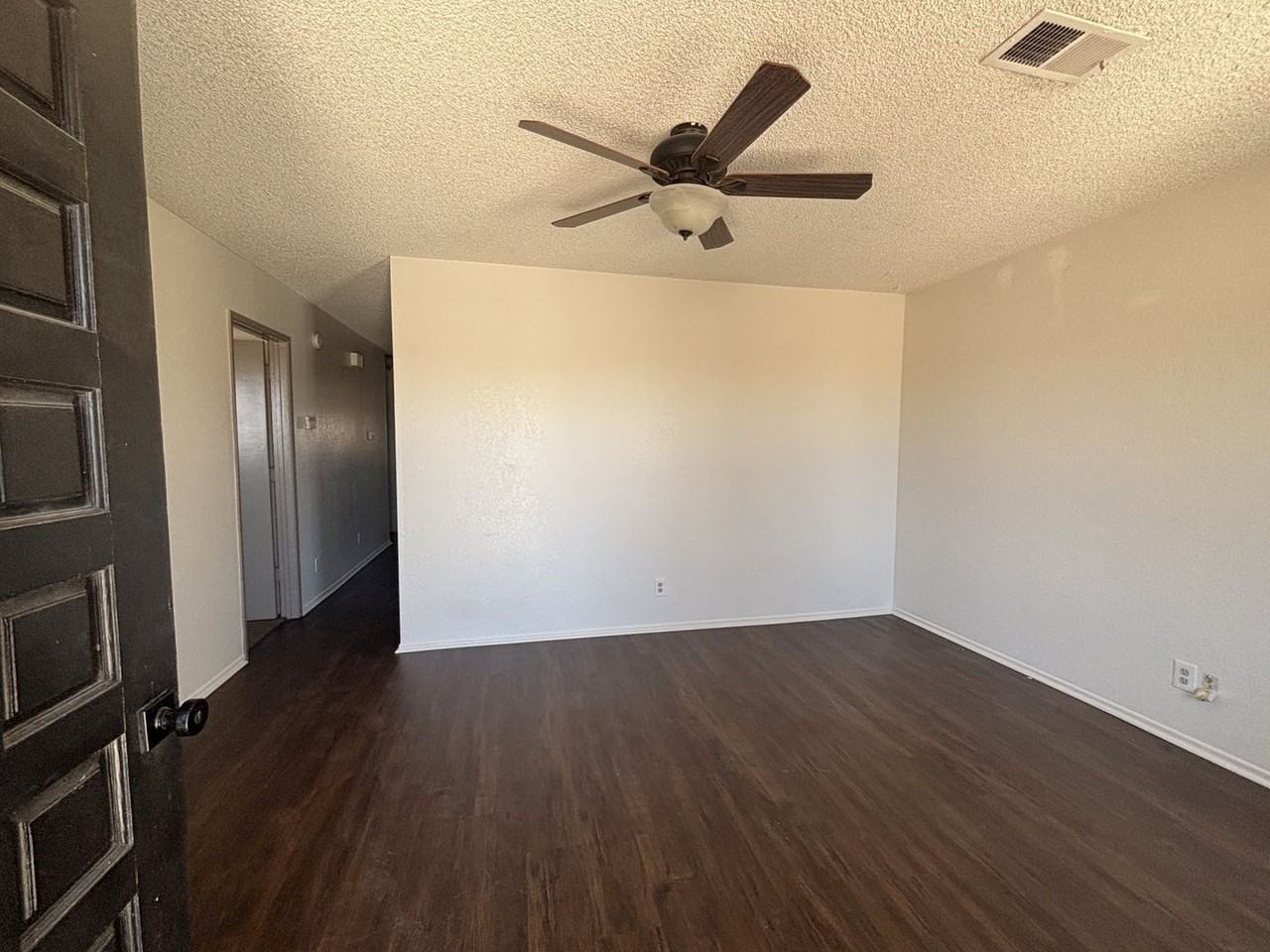 20361 94th St - Photo 3 of 21
