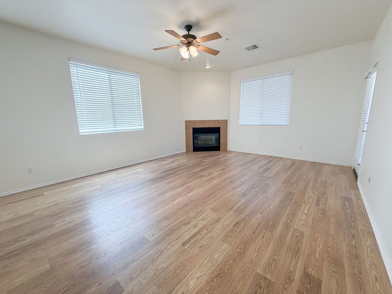 1715 Pinon Dr - Photo 3 of 12
