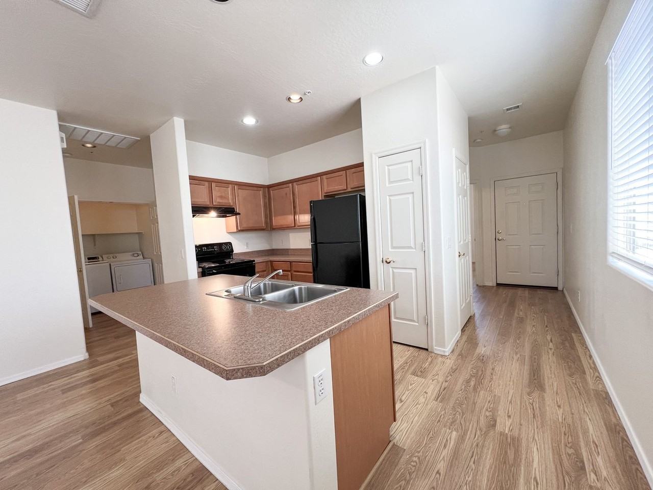 1715 Pinon Dr - Photo 4 of 12