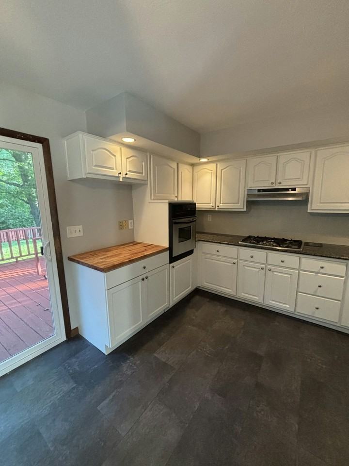 545 West Forsyth Road - Photo 3 of 20