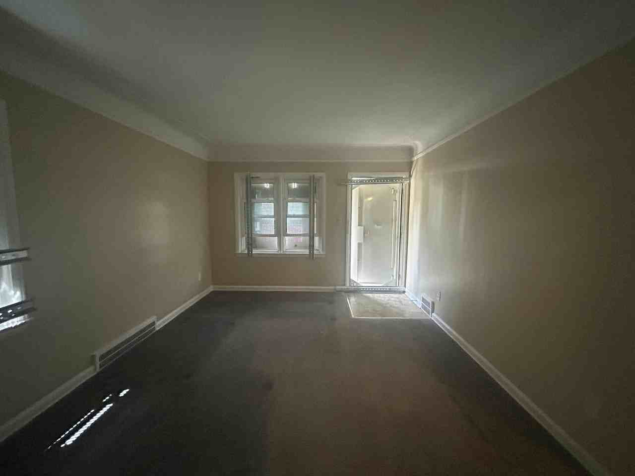5290 University Place - Photo 7 of 27
