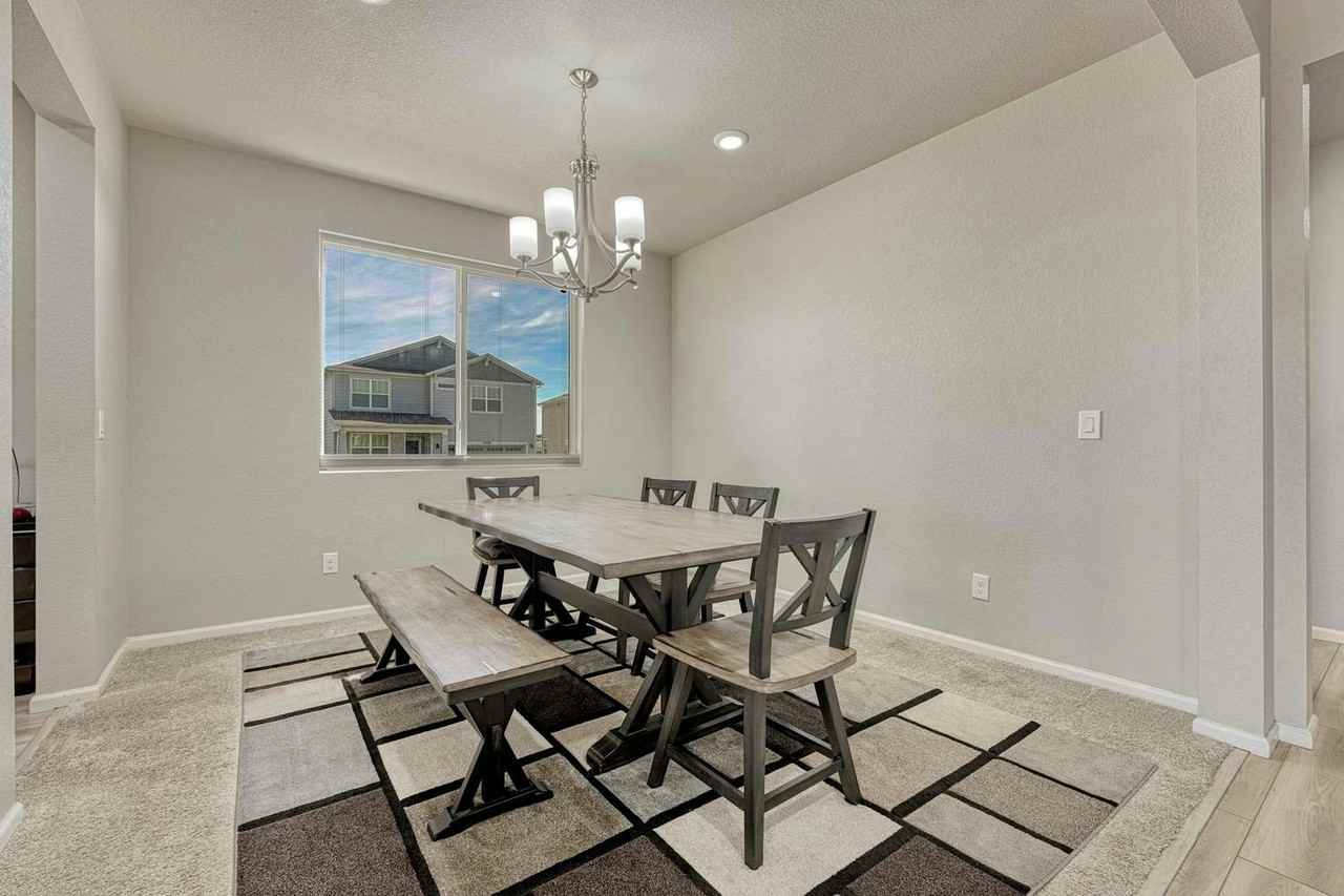 18205 Marsh Wren Avenue - Photo 4 of 48