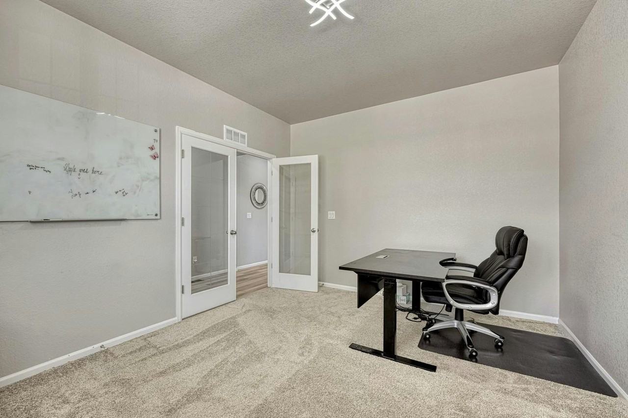 18205 Marsh Wren Avenue - Photo 6 of 48