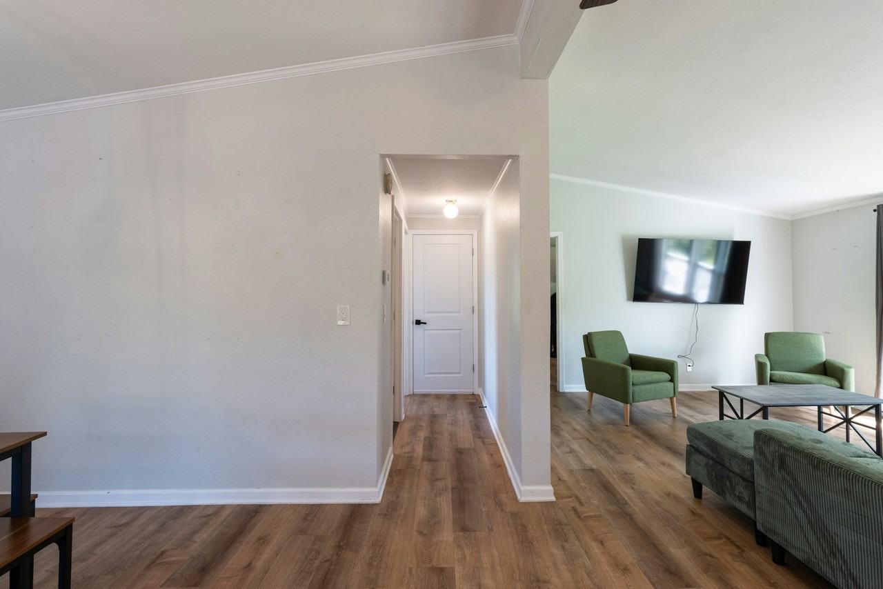 2399 Twin Rivers Point - Photo 4 of 35