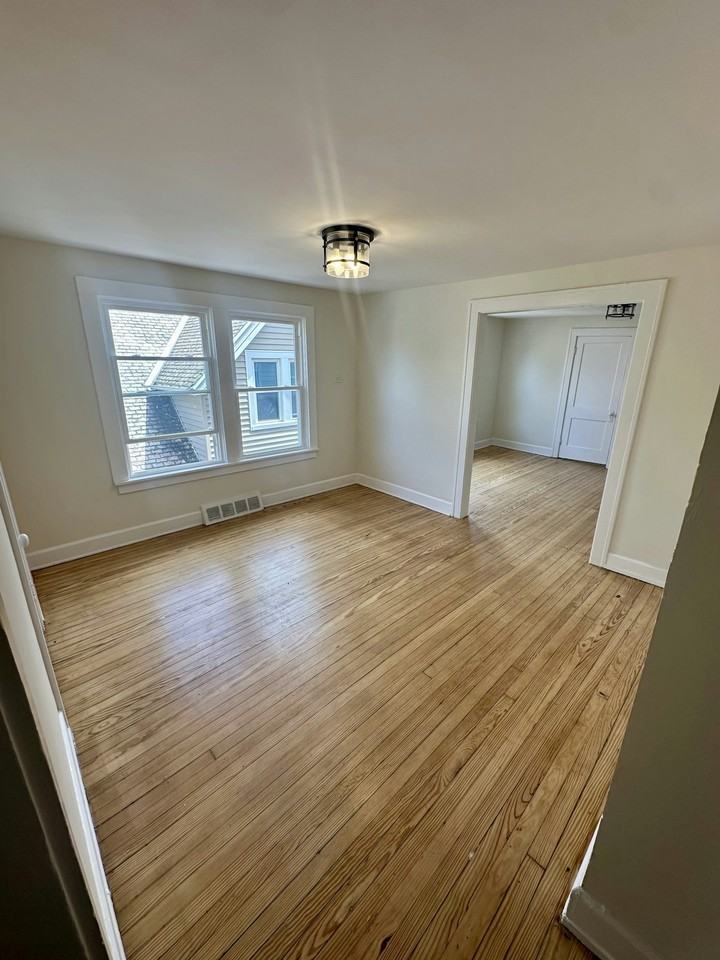 1278 West 102nd Street, Unit 3rd Floor - Photo 5 of 15