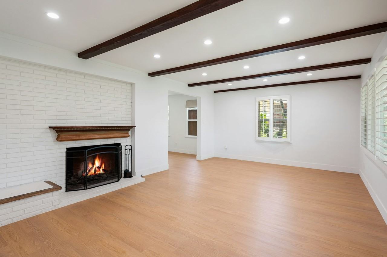 3409 Palos Verdes Drive North - Photo 2 of 49