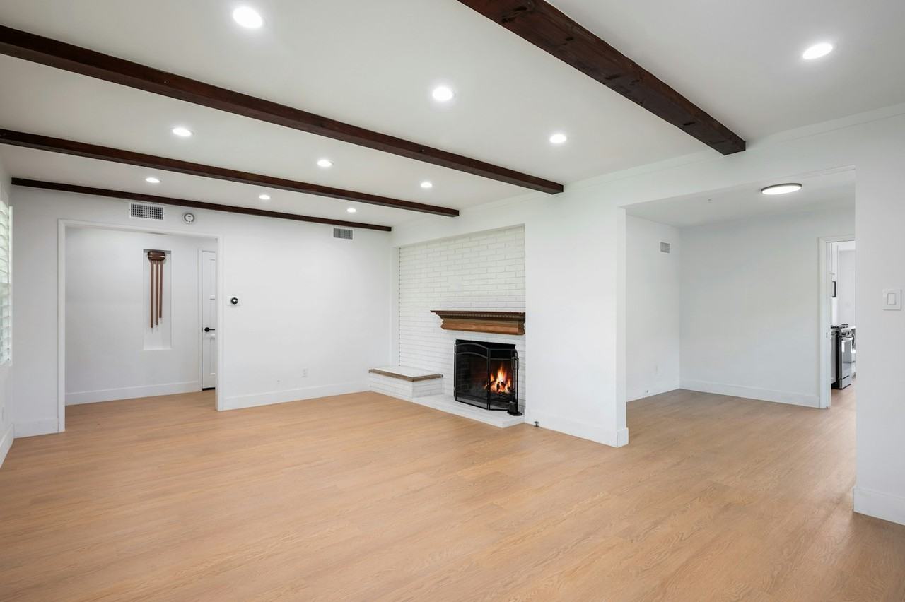 3409 Palos Verdes Drive North - Photo 4 of 49