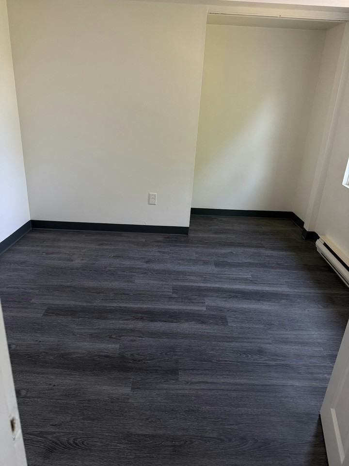 222 Main Street, Unit R7 - Photo 5 of 7