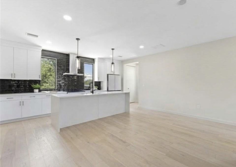 2207 16th Street North - Photo 4 of 14
