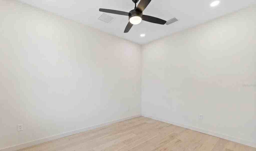 2207 16th Street North - Photo 5 of 14