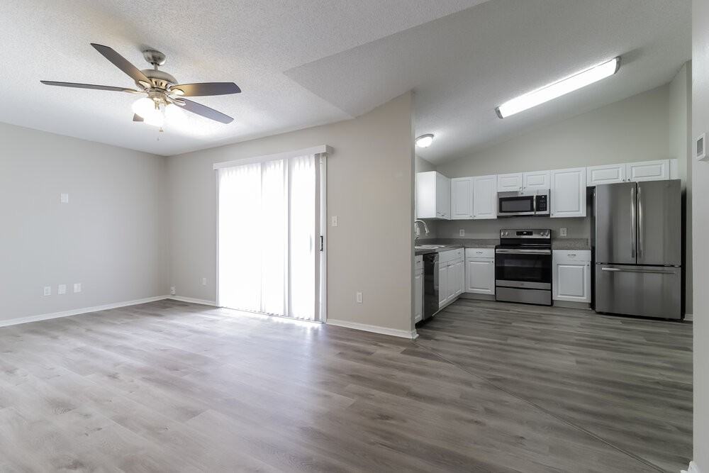 1034 Gore Dr - Photo 4 of 16