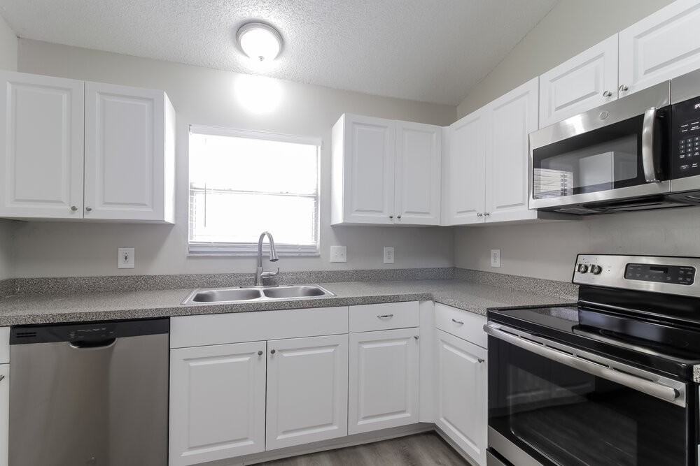 1034 Gore Dr - Photo 7 of 16