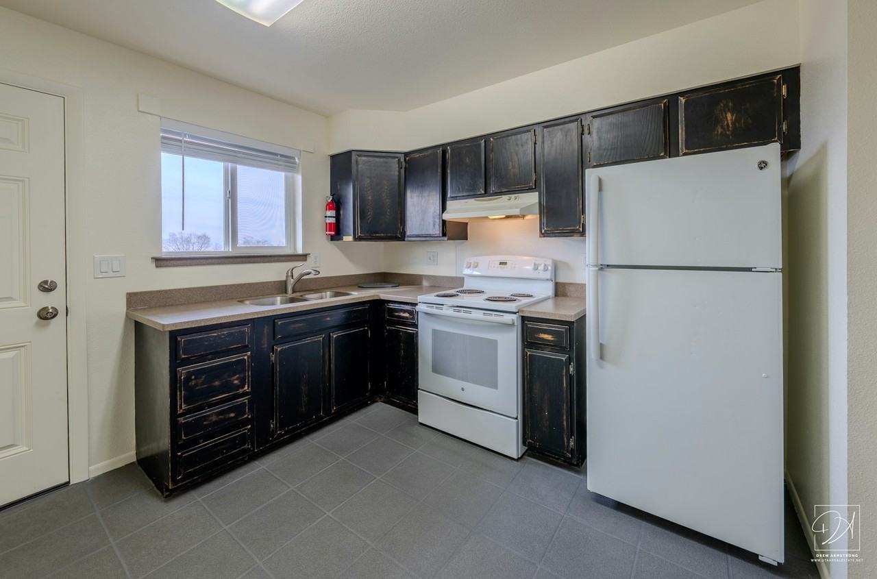 Dakota Avenue, Unit 2084 - Photo 5 of 20