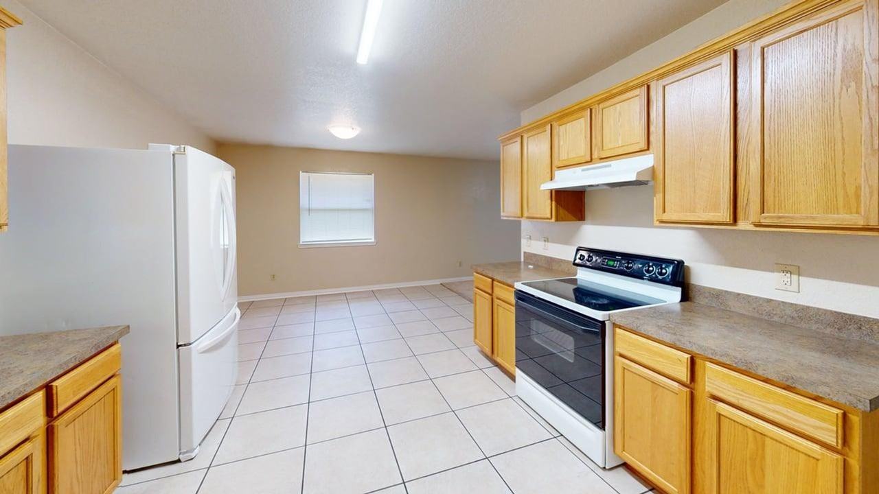 4405 Hondo Dr - Photo 4 of 20