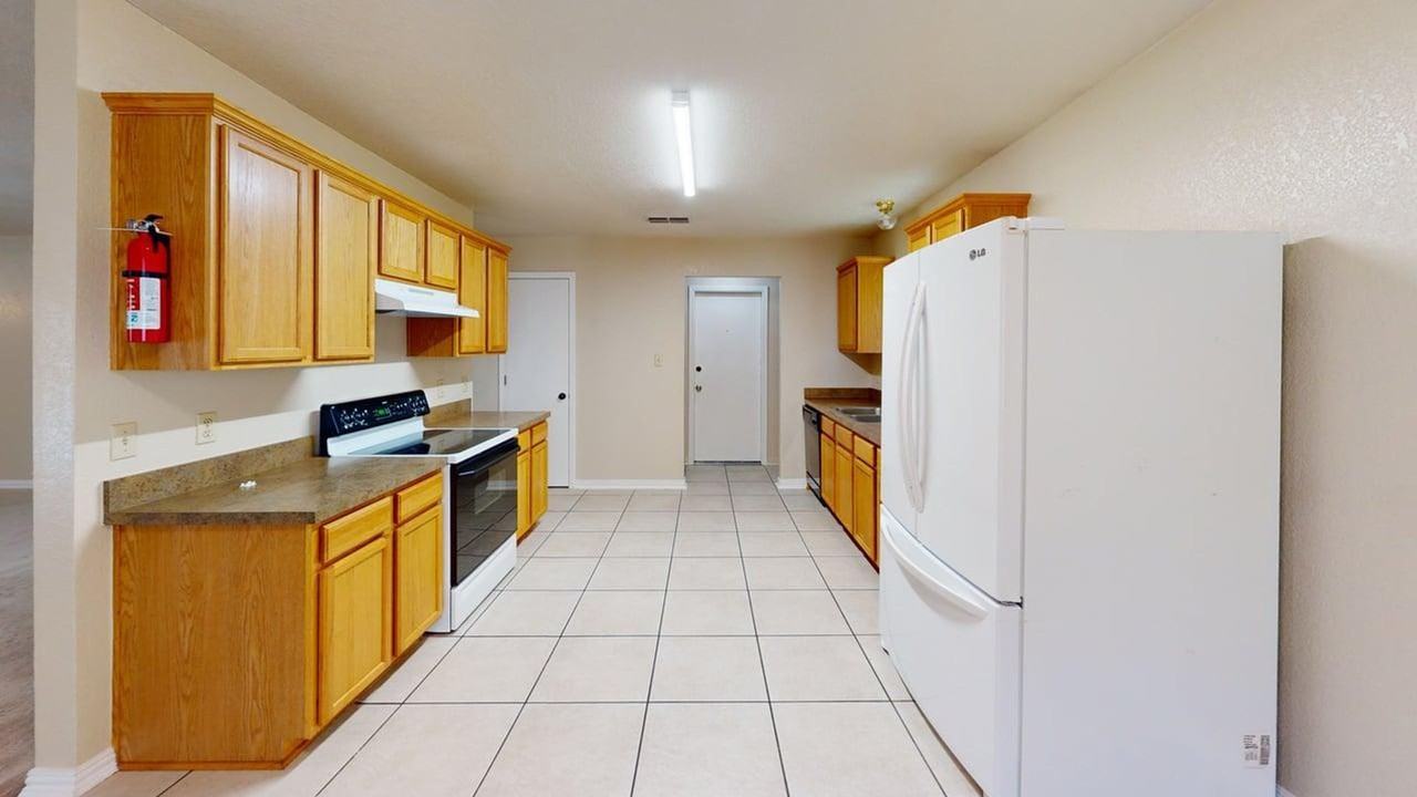 4405 Hondo Dr - Photo 5 of 20