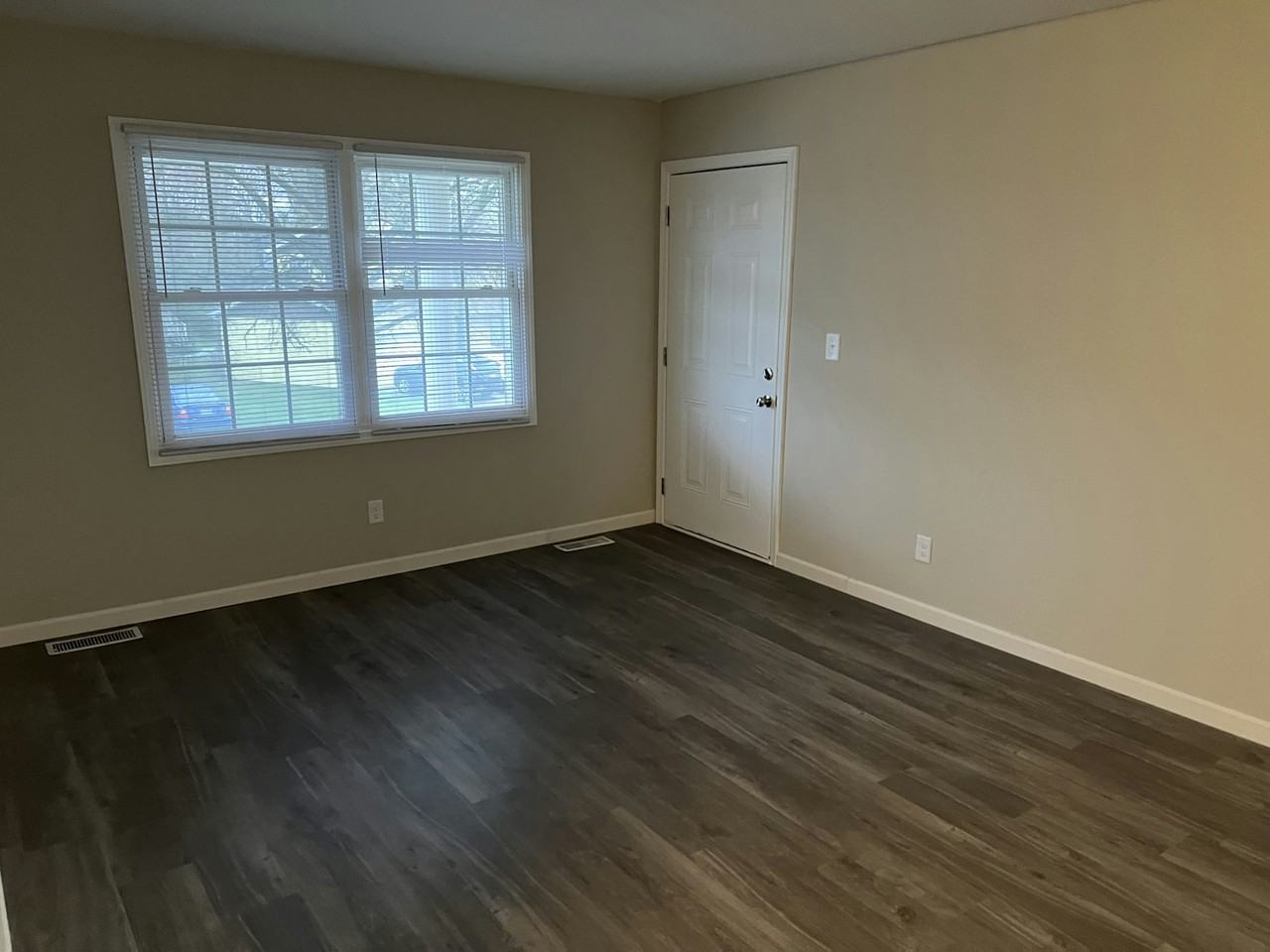 96 Mesa Road, Unit D - Photo 2 of 3
