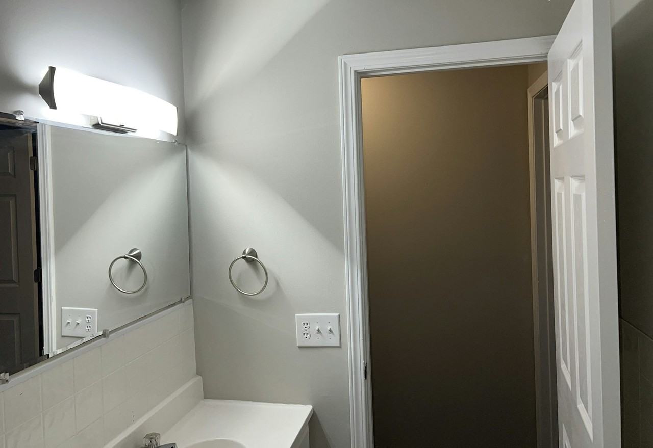 96 Mesa Road, Unit D - Photo 3 of 3