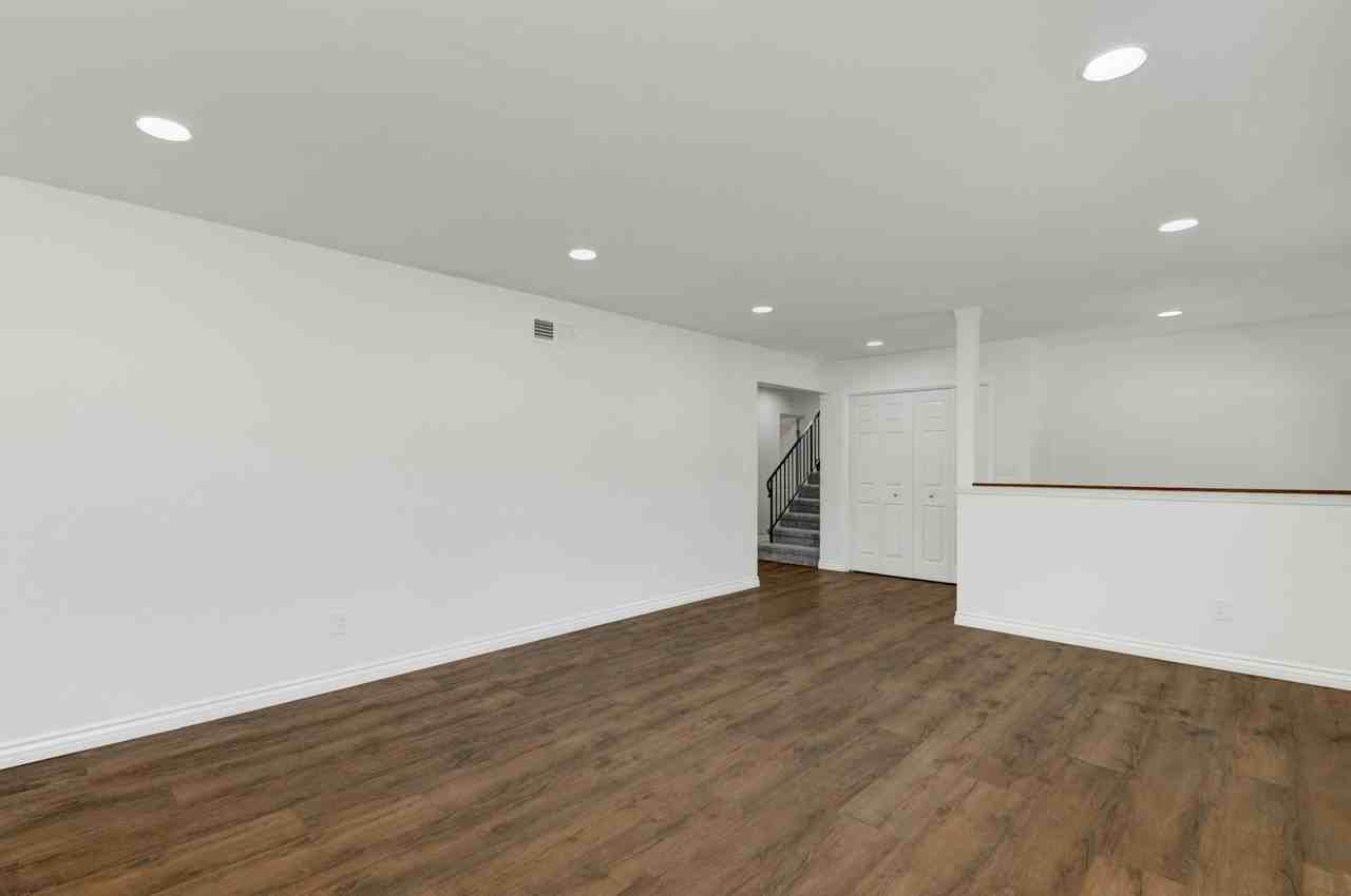 1531 Sundale Road - Photo 3 of 32