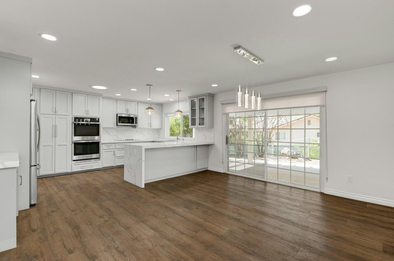 1531 Sundale Road - Photo 5 of 32