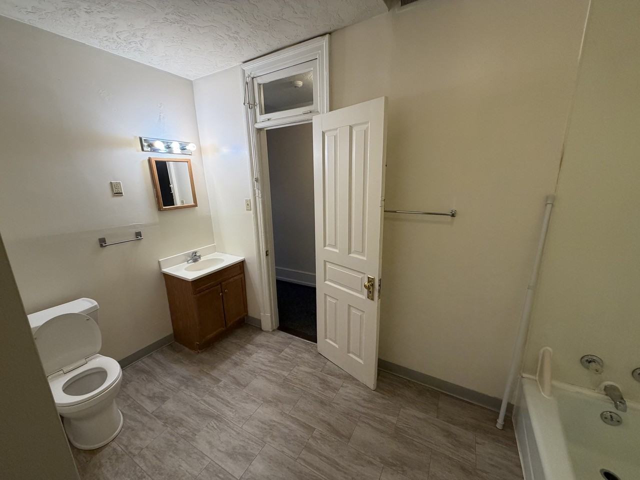 132 West Market Street - Photo 6 of 10