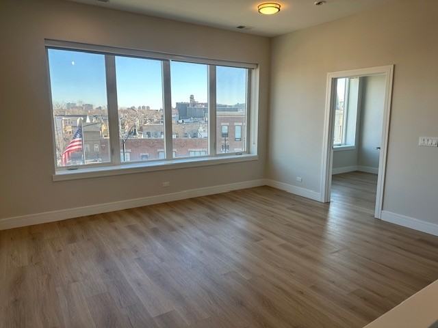 4010 North Lincoln Avenue - Photo 2 of 19