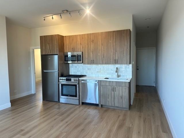 4010 North Lincoln Avenue - Photo 3 of 19