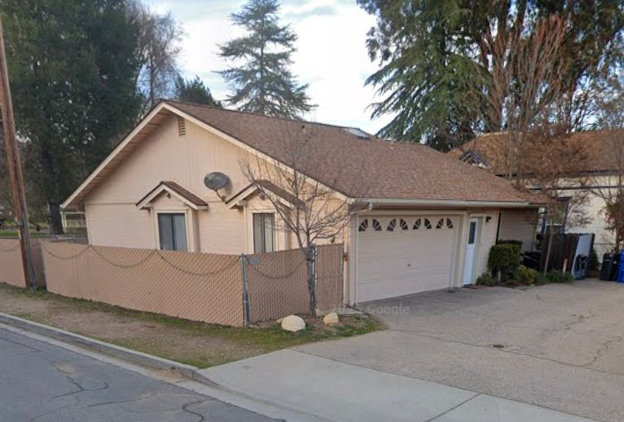 521 Crocker St - Photo 2 of 3