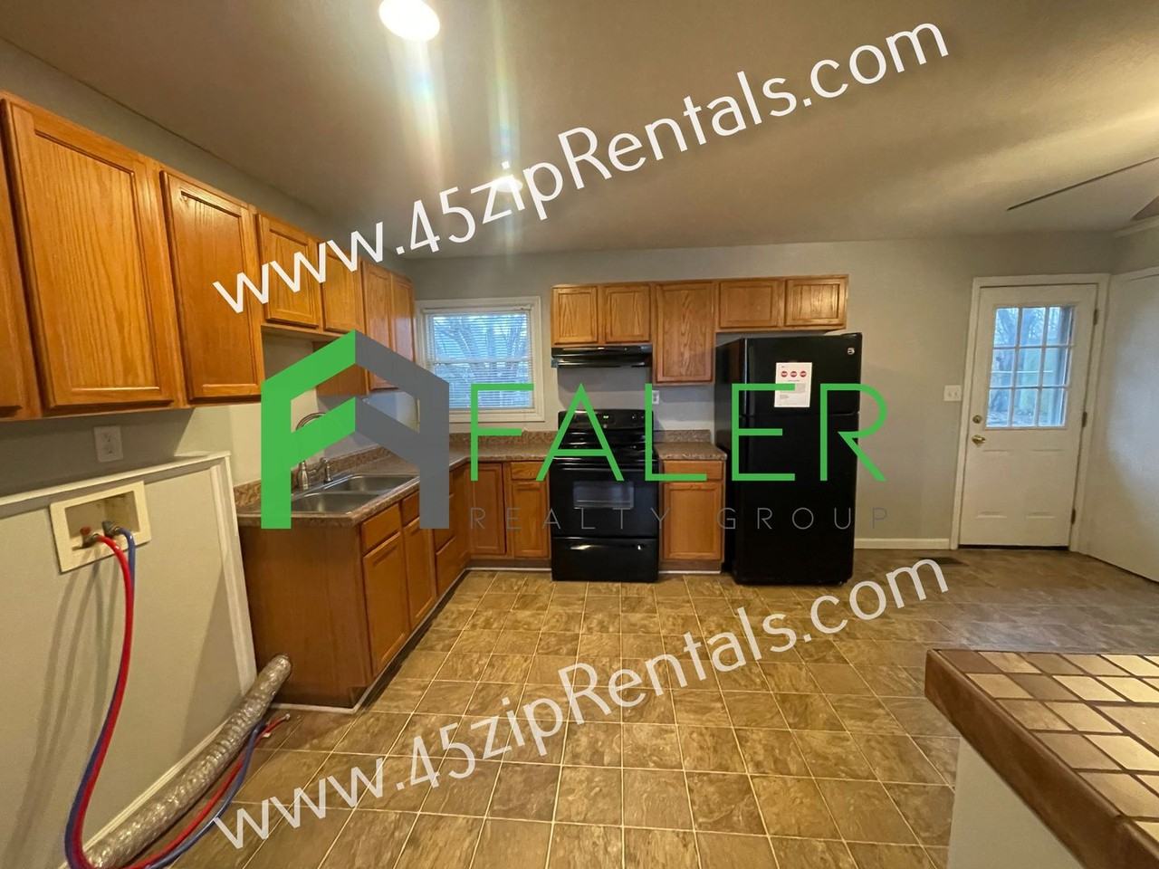 1244 Frost Circle Dr - Photo 3 of 11