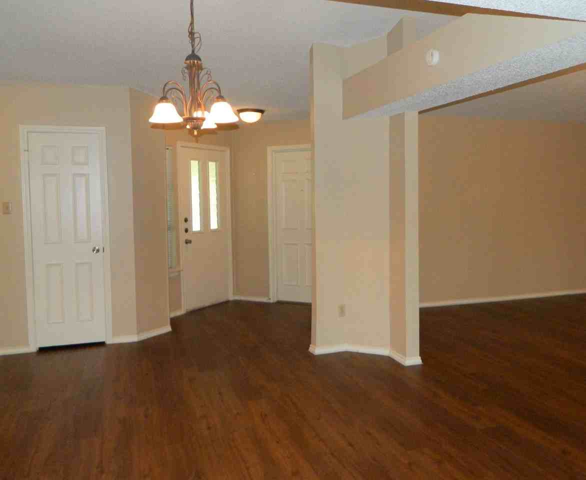 13108 Lubbock Ln - Photo 5 of 13
