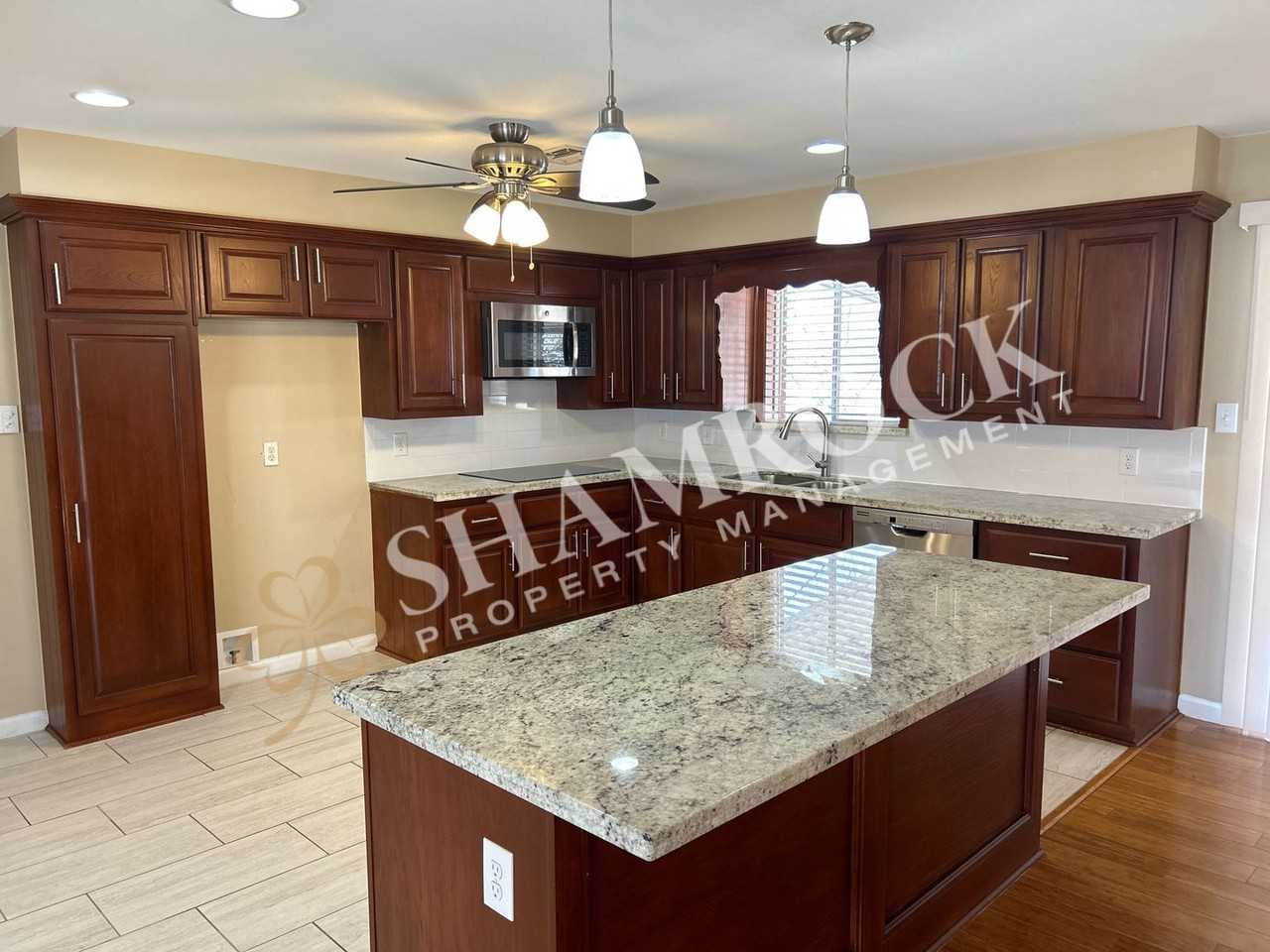 7733 Fairway Rd - Photo 4 of 12