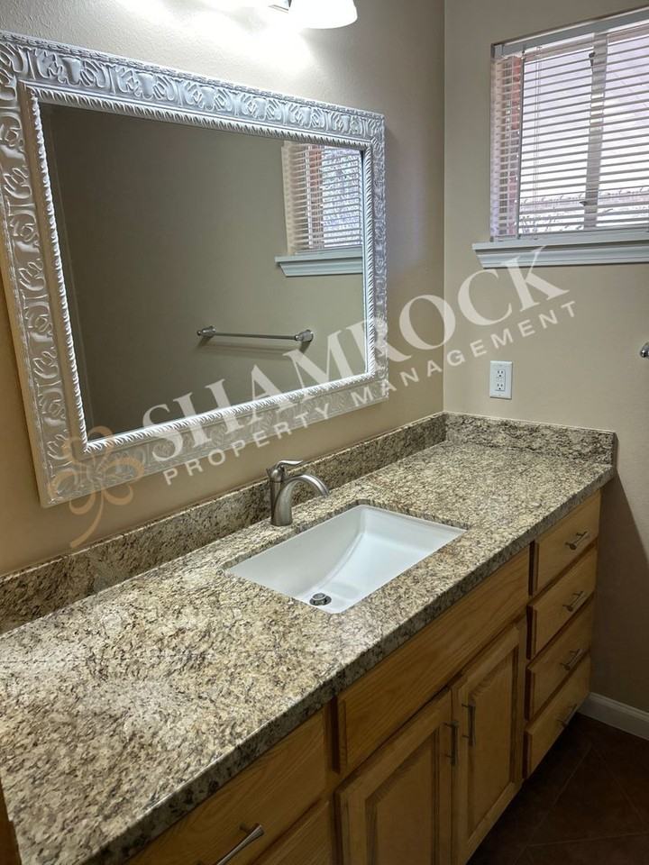7733 Fairway Rd - Photo 6 of 12
