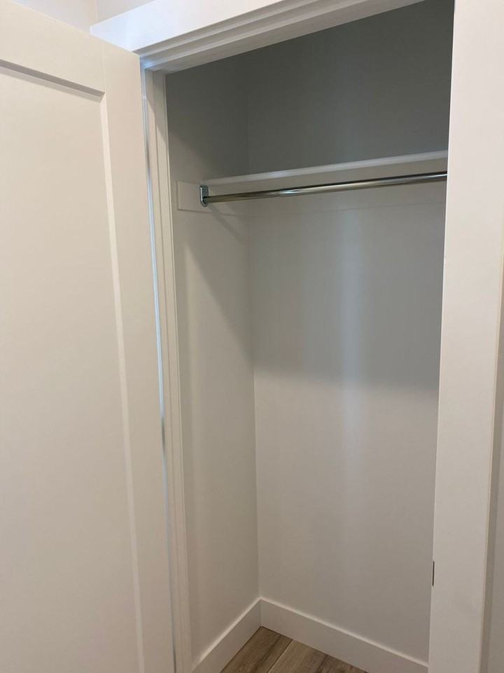 972 W 420 S - Photo 4 of 25