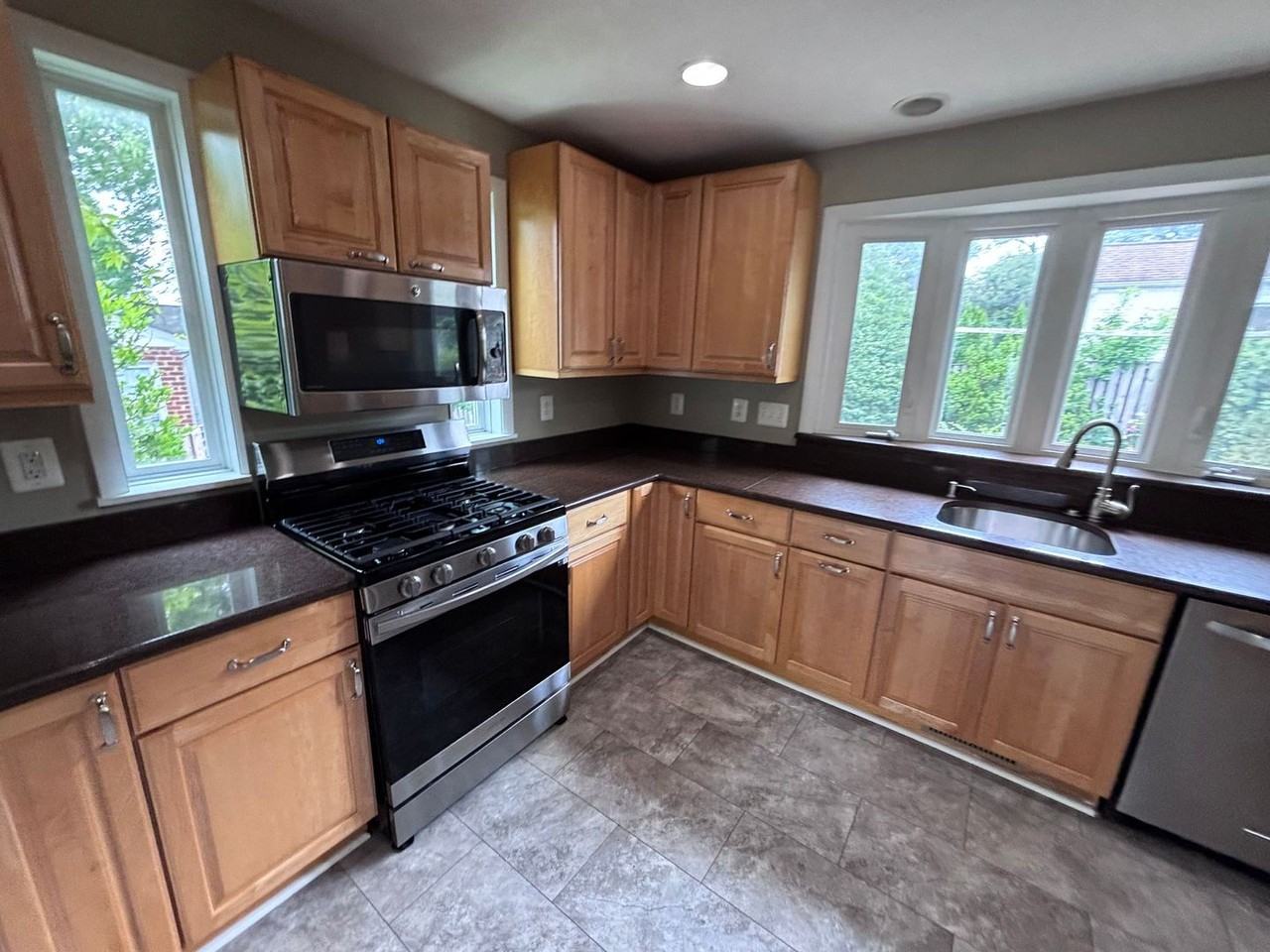 701 Robert Rd - Photo 2 of 9